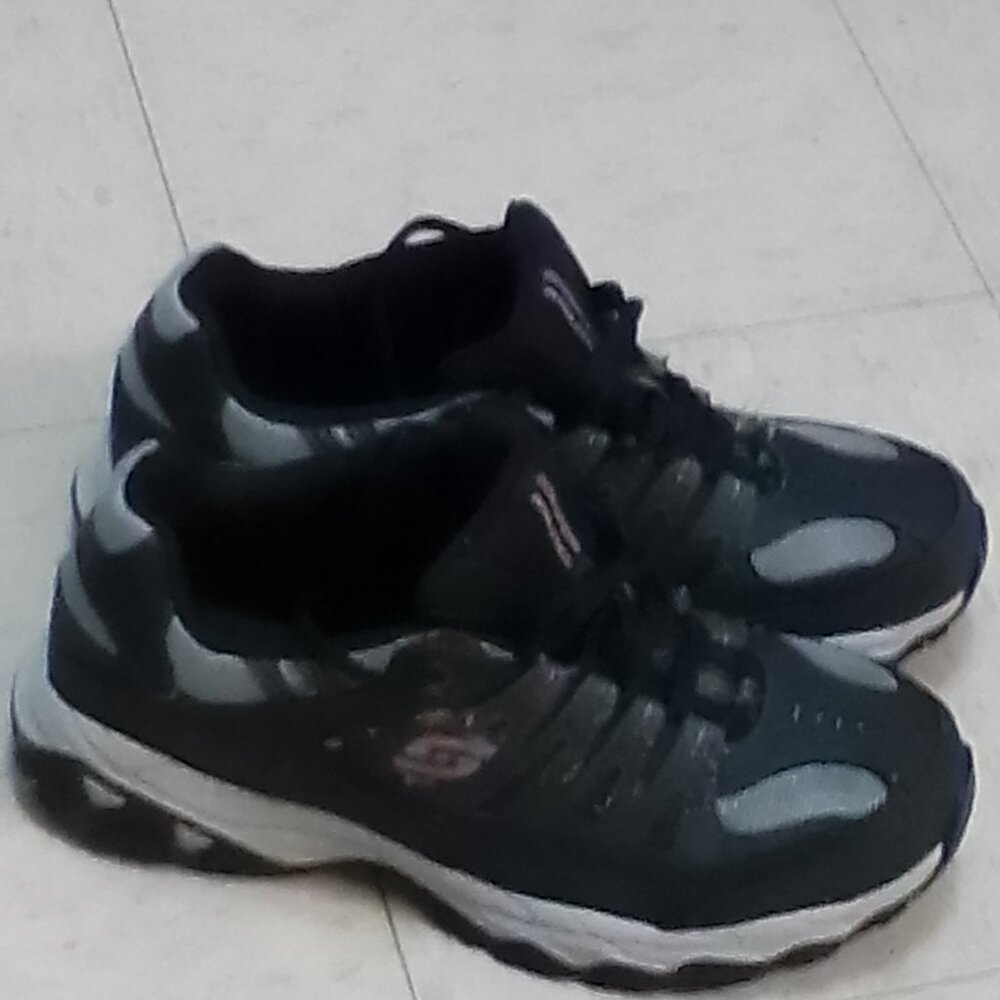 Skechers Men's Shoes Black/Gray Size 11.5 (Brand New)